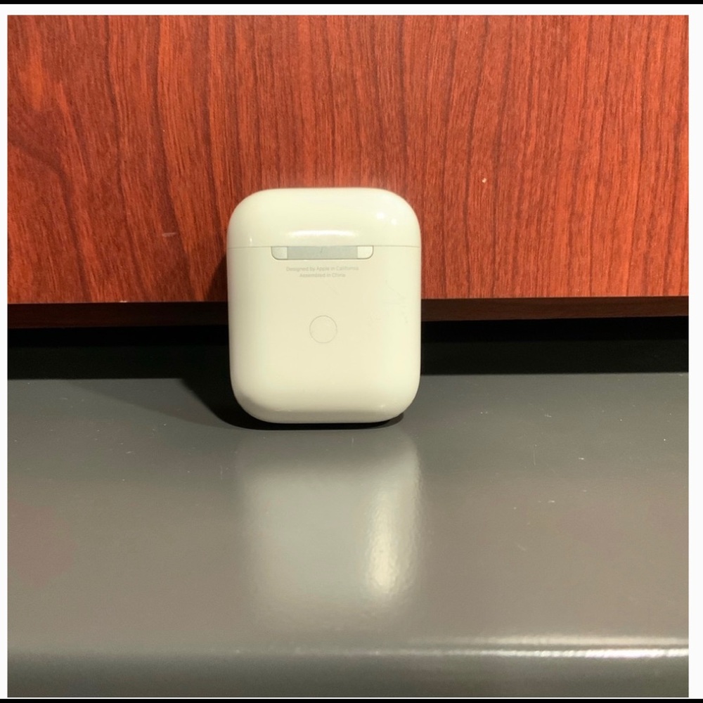 AirPod wireless charging case only (2nd gen)